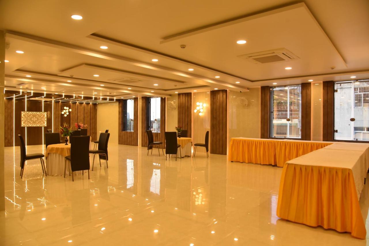 Hotel Nexus L Hotels In Charbagh Lucknow Exterior foto